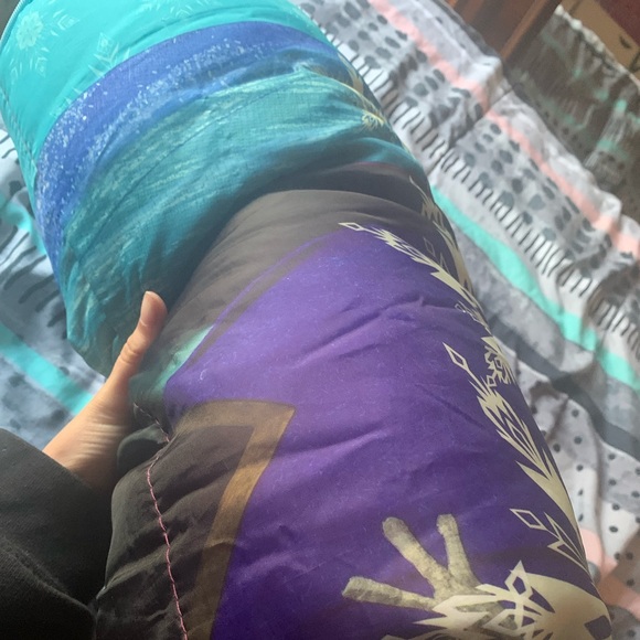 ELSA AND ANNA sleeping bag backpack. 🎒 👸 - Picture 2 of 4